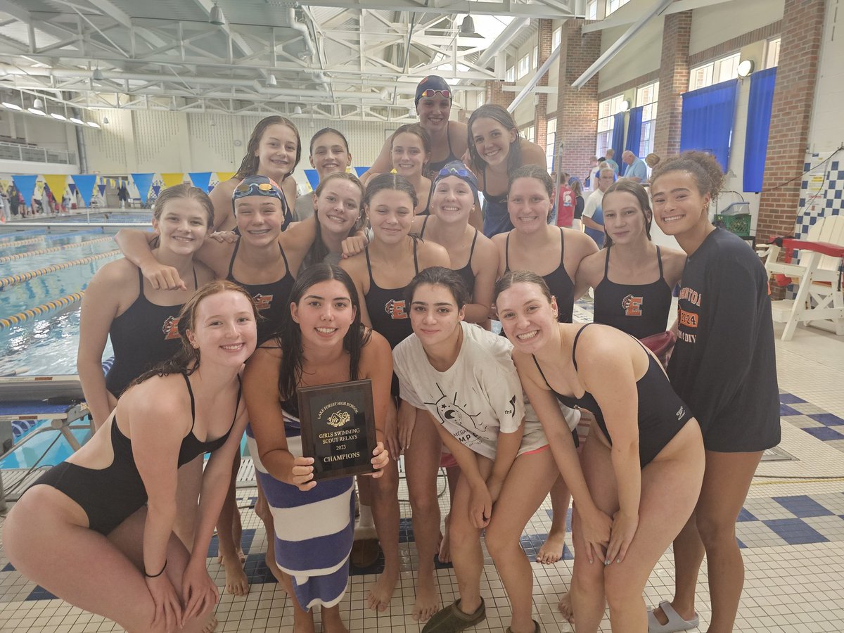 WildkitSwimming's tweet photo. #swimKits win Lake Forest Relays edging out Vernon Hills by 1 point! https://t.co/CYwRnIpwIh