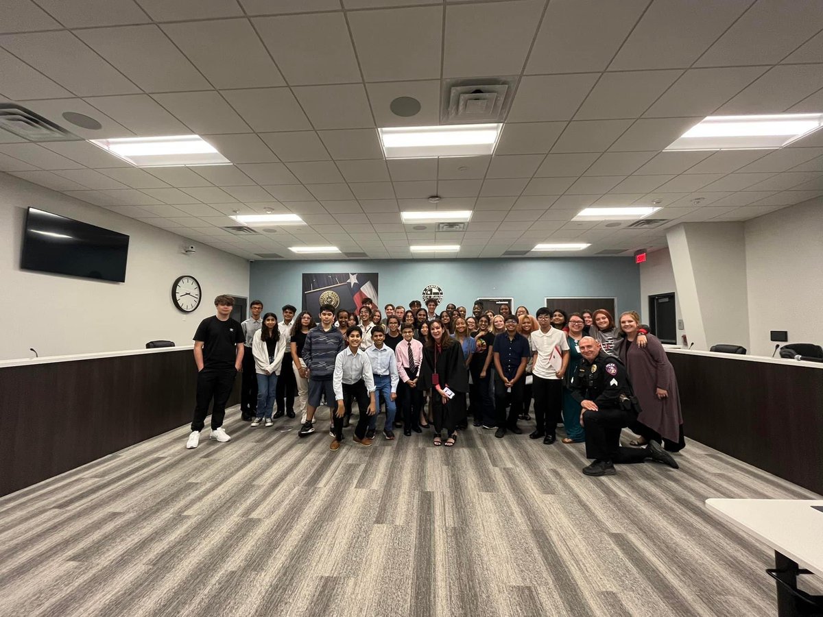 Mayor Dan Davis (@mayor_dan_davis) on Twitter photo The next session of the Manvel Teen Court has officially begun!
Iβm proud that the <a href="/CityofManvel/">City of Manvel</a> is the leading City in our region that puts on this one of a kind program. The next session of the Manvel Teen Court has officially begun!
Iβm proud that the <a href="/CityofManvel/">City of Manvel</a> is the leading City in our region that puts on this one of a kind program.