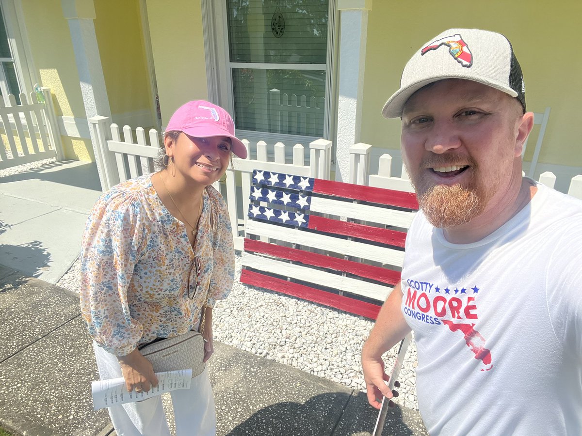 ScottyMoore4FL's tweet photo. Team Scotty was in full effect this morning door knocking. We are working to beat the establishment and tap into the grassroots passion. Join us and be part of Team Scotty today. https://t.co/ocF7Jr0myO