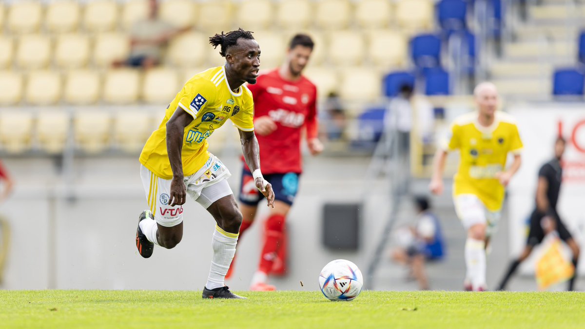 GodwinAguda2's tweet photo. Great victory away from home today! Let’s keep the fight going guys 💪💛🤍 

🎯+3  AGW30 https://t.co/RS2zZghTBB