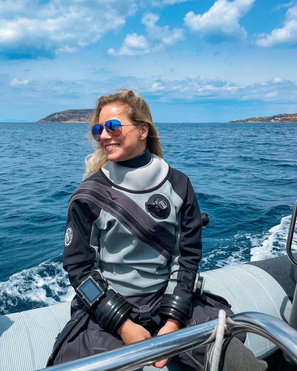scubadivingyard's tweet photo. Happy drysuit diver - diver with a Pee-Valve installed!
#scubalife #drysuitdiving #santidiving #girlsthatscuba #gorlsthattechdive #divinggirl #scubagirl #scubadiver #techdiver https://t.co/tWXswhTlly