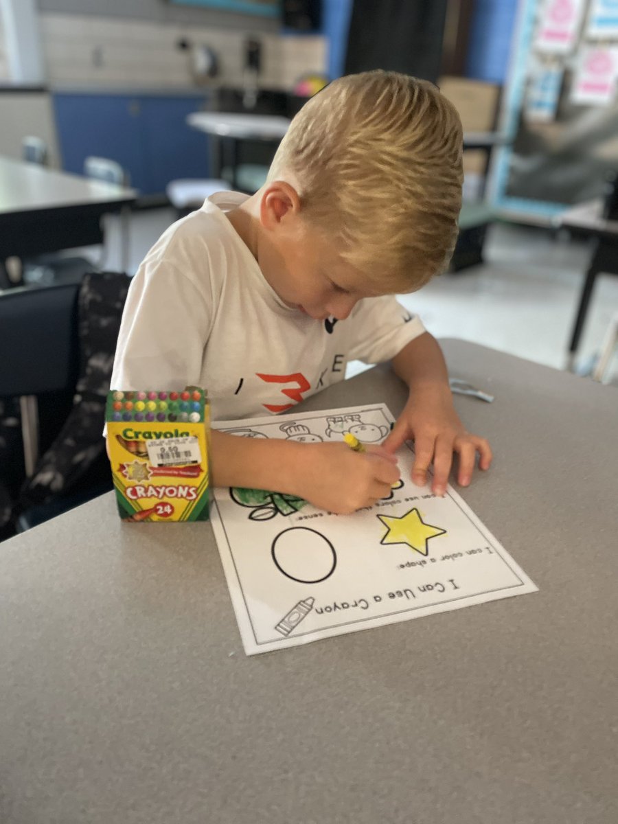 Miss_LBaker6's tweet photo. Supply bootcamp is one of my fave activities to teach the littles how to use &amp; take care of their tools! They start with nothing in their school boxes &amp; earn their tools as they learn about them 🖍️ 

#ISDKinder #ISDStrong #Kindergarten #ElementaryTeacher @GlendaleElemISD https://t.co/jInLwvbllN