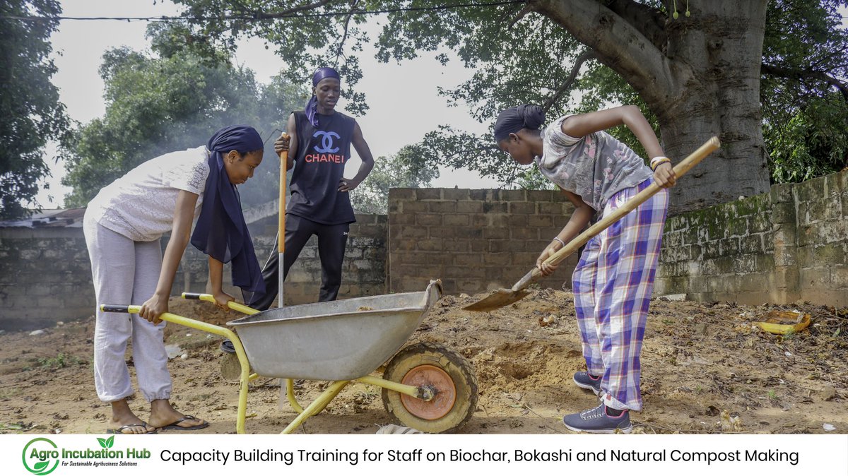 agro_incubation's tweet photo. The aim of this #ToT is to equip the team with the skills to prepare them to effectively train smallholder farmers on how to adopt these methods thereby reduce community wastes and equally minimize the reliance on #chemical #fertilizers which eventually #mitigates #GHG emissions. https://t.co/IUii4Z4Jpr