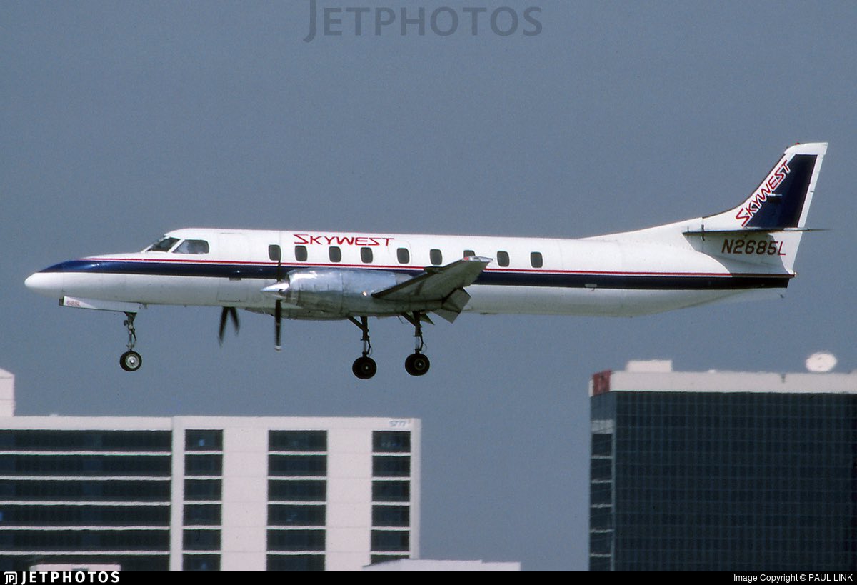 SLCScanner's tweet photo. @airlinerslive I flew on a Cessna 172 and an airline aircraft was a #Skywest #Fairchild #SA #MetroIII with 19 seats. Then the #EMB120 #Brasilia 30 seats, and the Awesome #CRJ200 50 seats. https://t.co/zaHU7JtOJe