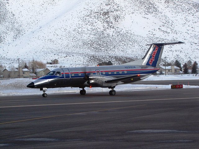SLCScanner's tweet photo. @airlinerslive I flew on a Cessna 172 and an airline aircraft was a #Skywest #Fairchild #SA #MetroIII with 19 seats. Then the #EMB120 #Brasilia 30 seats, and the Awesome #CRJ200 50 seats. https://t.co/zaHU7JtOJe