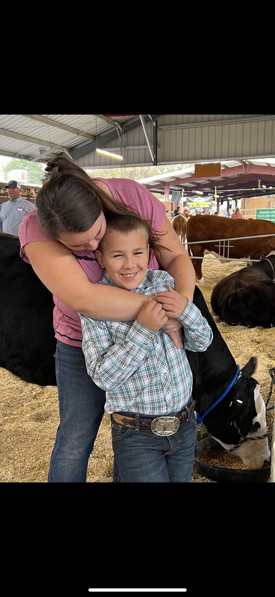DakotaOlberding's tweet photo. 8 years ago, this guy was one year old and watched me show my last steer.

This week Auntie Koko got to help and watch him show his first one. 

Super proud of them both this week. Love me a good black baldy 💙

#OlberdingFarmsandCattle 
#BestWeekofSummer https://t.co/q9e29fDCbB