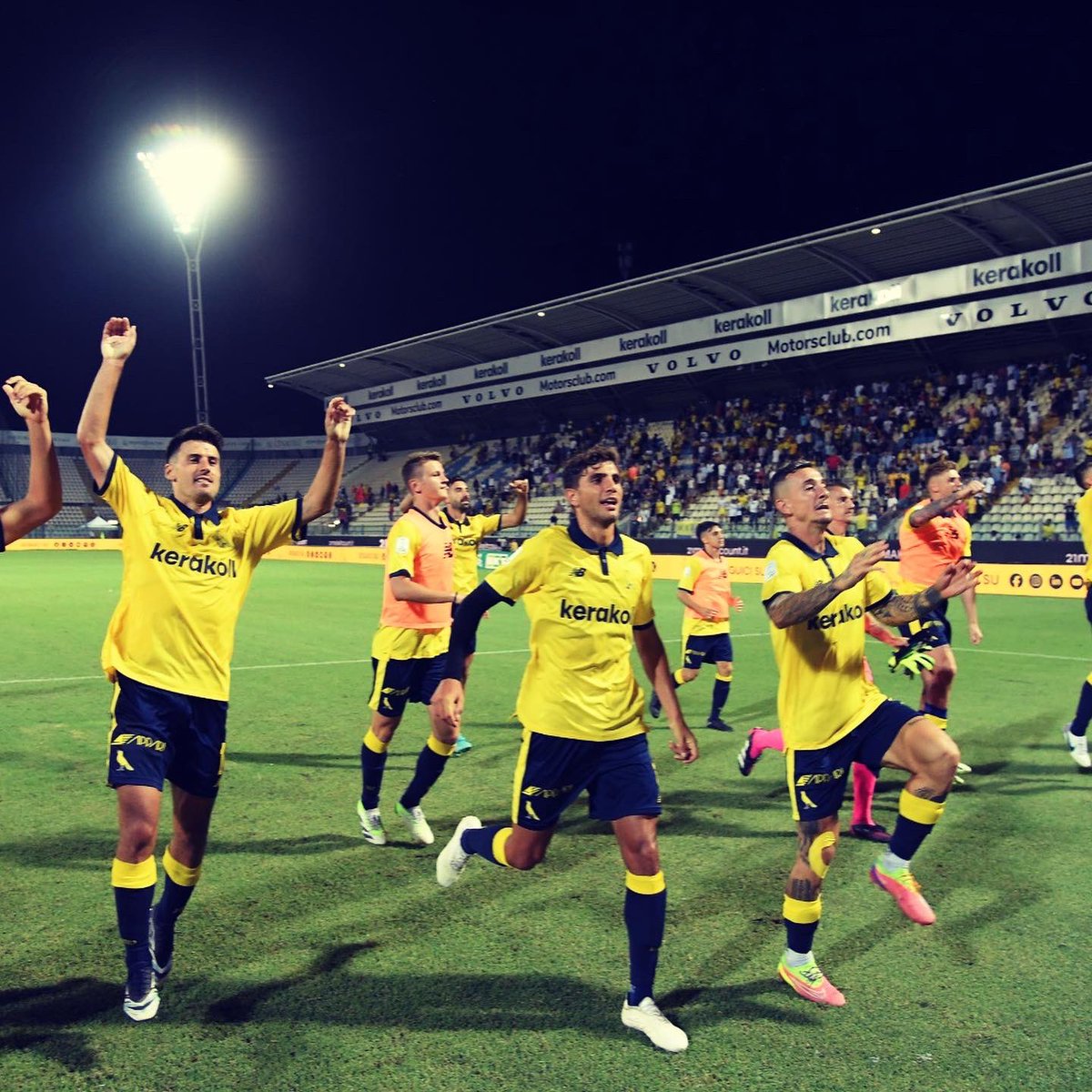 Modena_FC_1912's tweet photo. ๐ก๐ตโ3๏ธโฃโ
#ModAsc finisce 1 a 0 ๐
๐๐๐ข๐ฅ๐ญ๐ ๐๐๐๐๐๐, ๐๐ฉ๐๐ก๐ง๐ ๐๐๐๐๐๐โผ๏ธ
#DaiGialli https://t.co/zMdcvrQ9LG