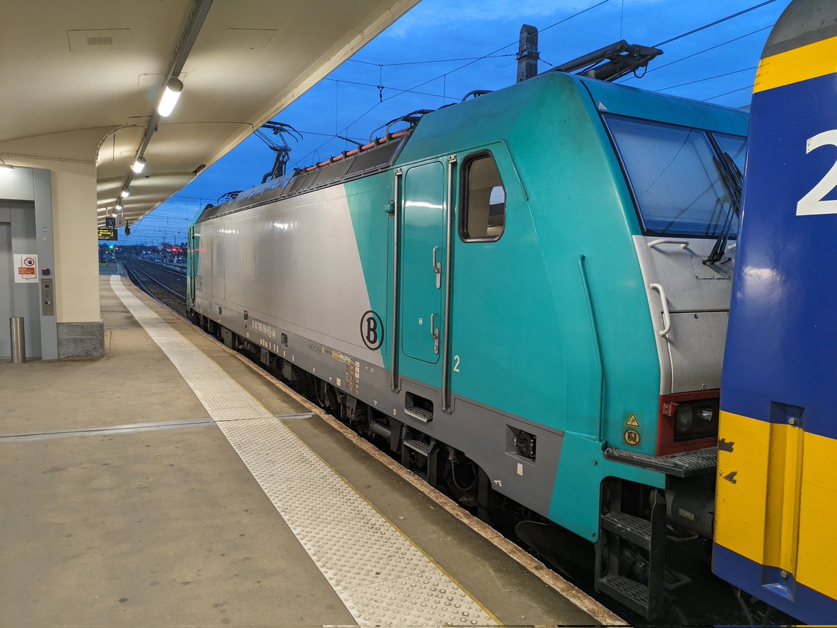 Jamie8052's tweet photo. Things I have learned in and on the way to Belgium:
-374 first class isn't actually all that comfortable
-the weather in Brussels is much like London
-ICs don't stop at Waterloo
-station McDonald's will bankrupt you. https://t.co/V687OViaj0