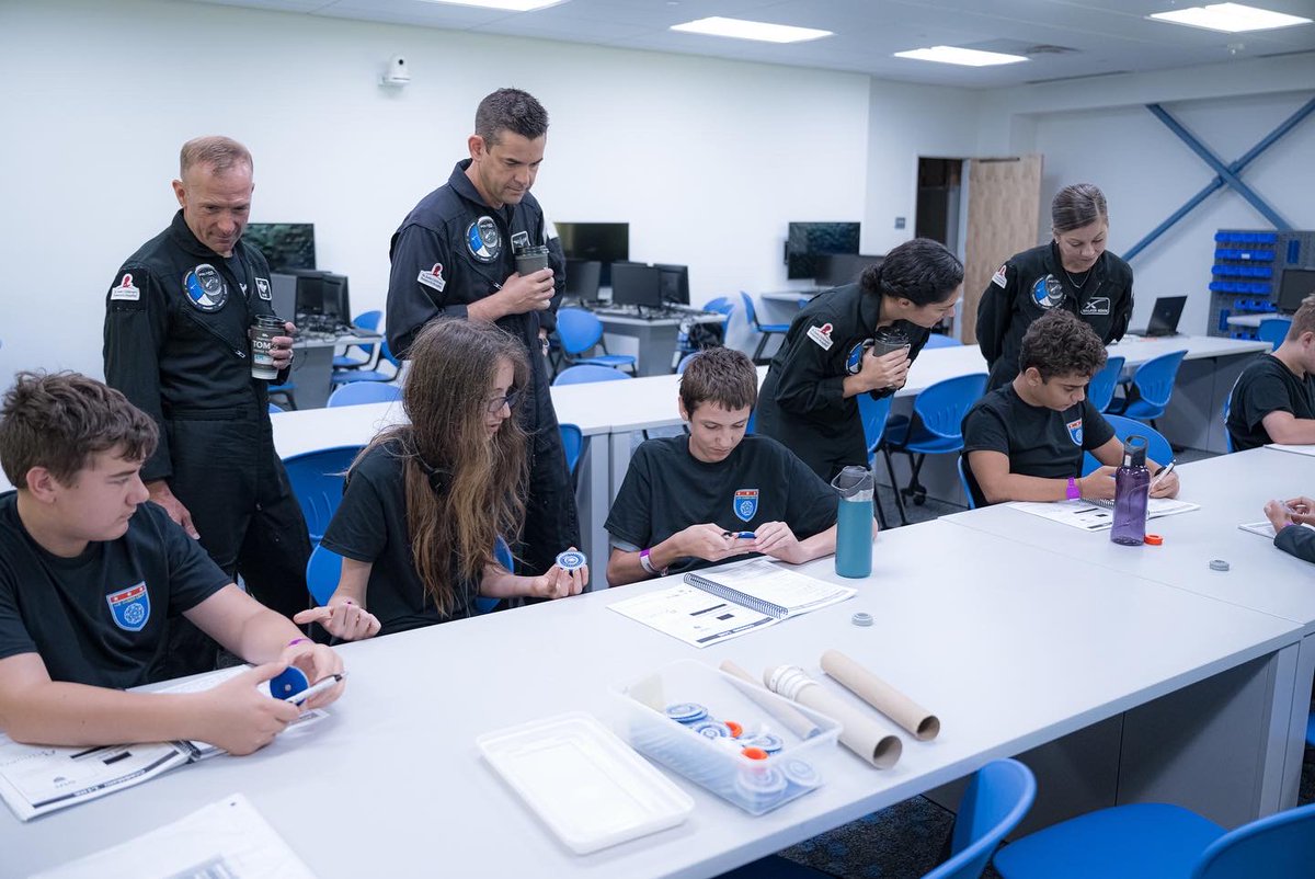 rookisaacman's tweet image. Inspiring the next generation of dreamers, engineers, pilots, astronauts and scientists is an important part of our @PolarisProgram mission. So great to interact with the students &amp;amp; campers. Thanks @SpaceCampUSA &amp;amp; @EmbryRiddle for inviting us to visit. You know who took the 📸