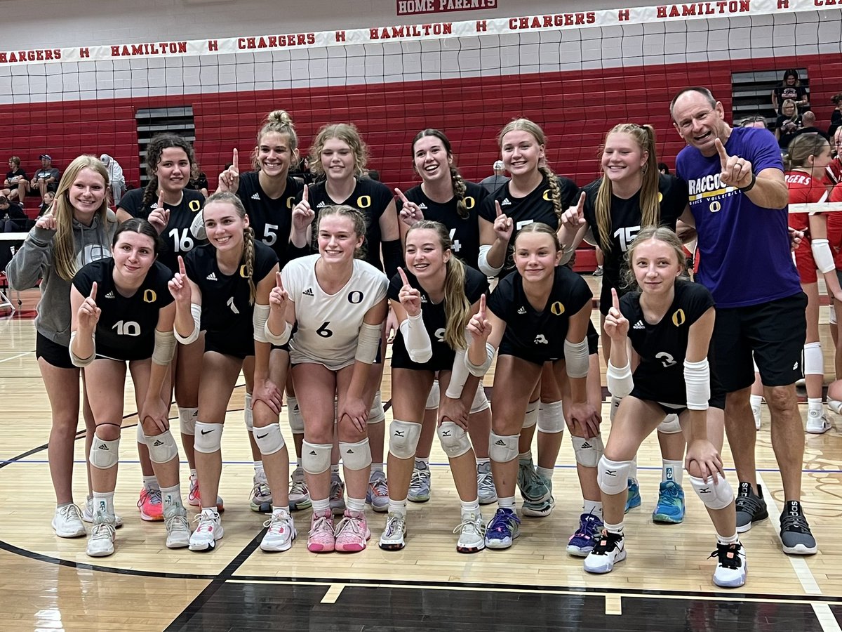 dani0c0n's tweet photo. Oconomowoc JV volleyball- Charger Challenge Champions! 💜🏐
@Oconomowoc_VB 

#volleyball https://t.co/8UcxxHITIA