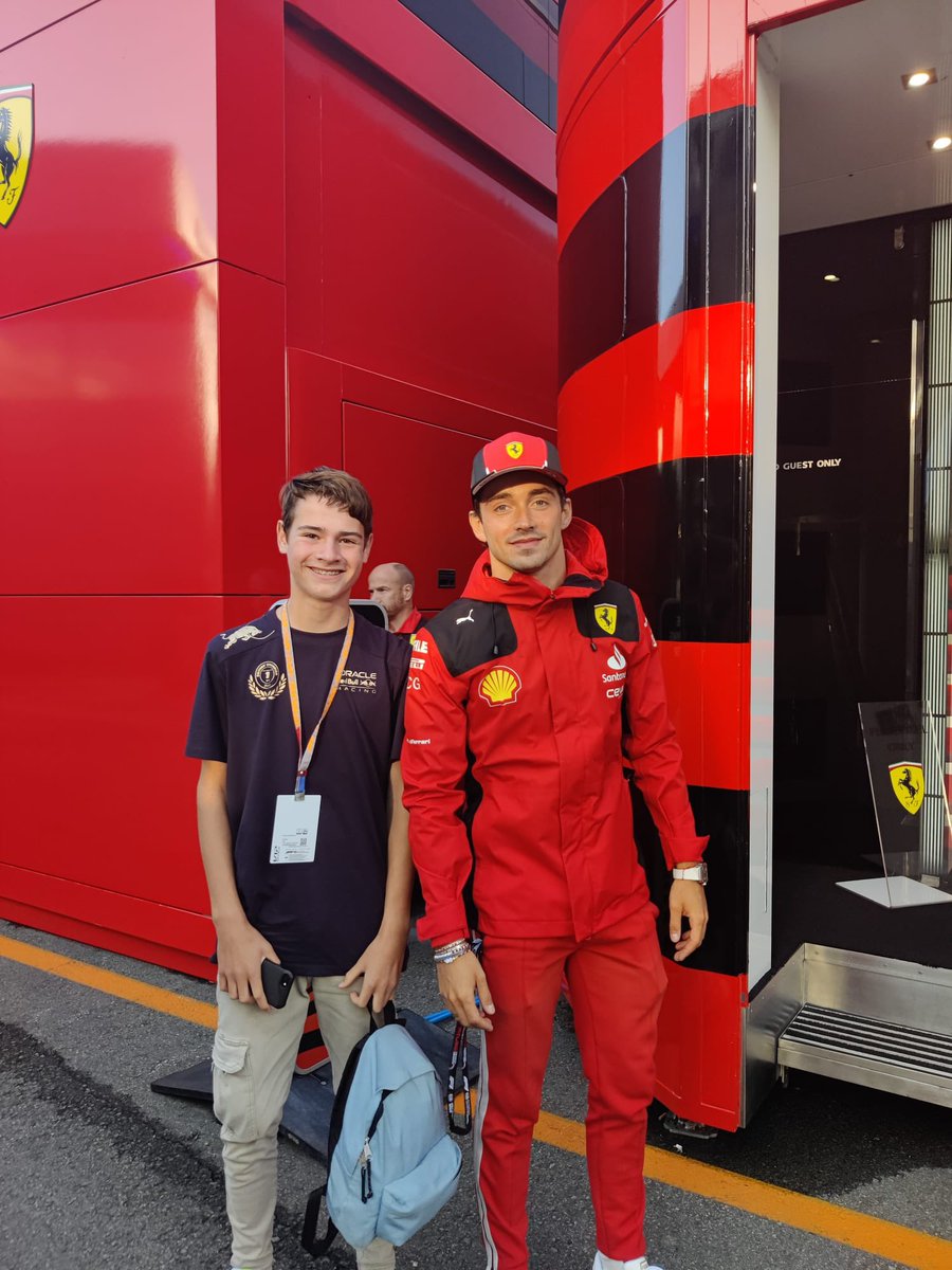 peter_lems's tweet photo. Thank you @Charles_Leclerc for taken some time for my kids! 👍🏻👍🏻

You are a hero! 💪🏻 https://t.co/UXAqNFP7O7