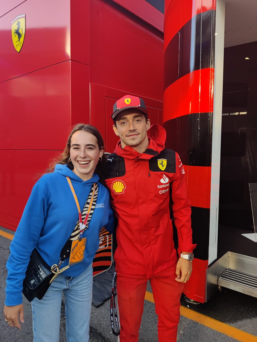 peter_lems's tweet photo. Thank you @Charles_Leclerc for taken some time for my kids! 👍🏻👍🏻

You are a hero! 💪🏻 https://t.co/UXAqNFP7O7
