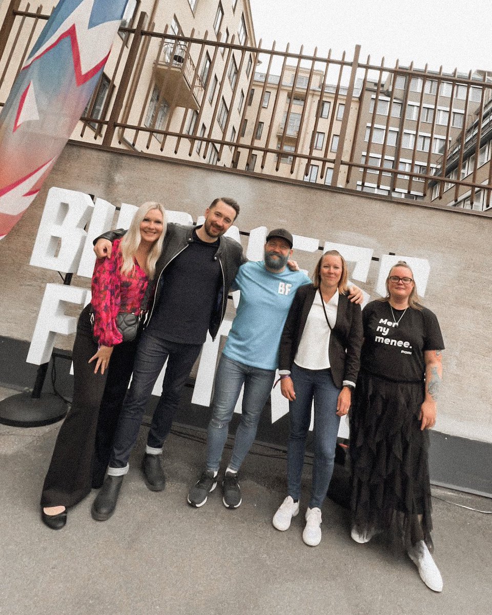 Koju oli eilen Business Festivaleilla Helsingissä! Seuraavaksi suuntaamme kohti Seinäjokea. Liittymällä verkostoomme (seuraa <a href="/KojuFilmCompany/">Koju</a> kanavaa), pääset kuulemaan ekana inspiroivista tilaisuuksista.

#businessfestivalkiertue #markkinointiviihde #kojufilm 
<a href="/intoseinajoki/">Into Seinäjoki Oy</a>