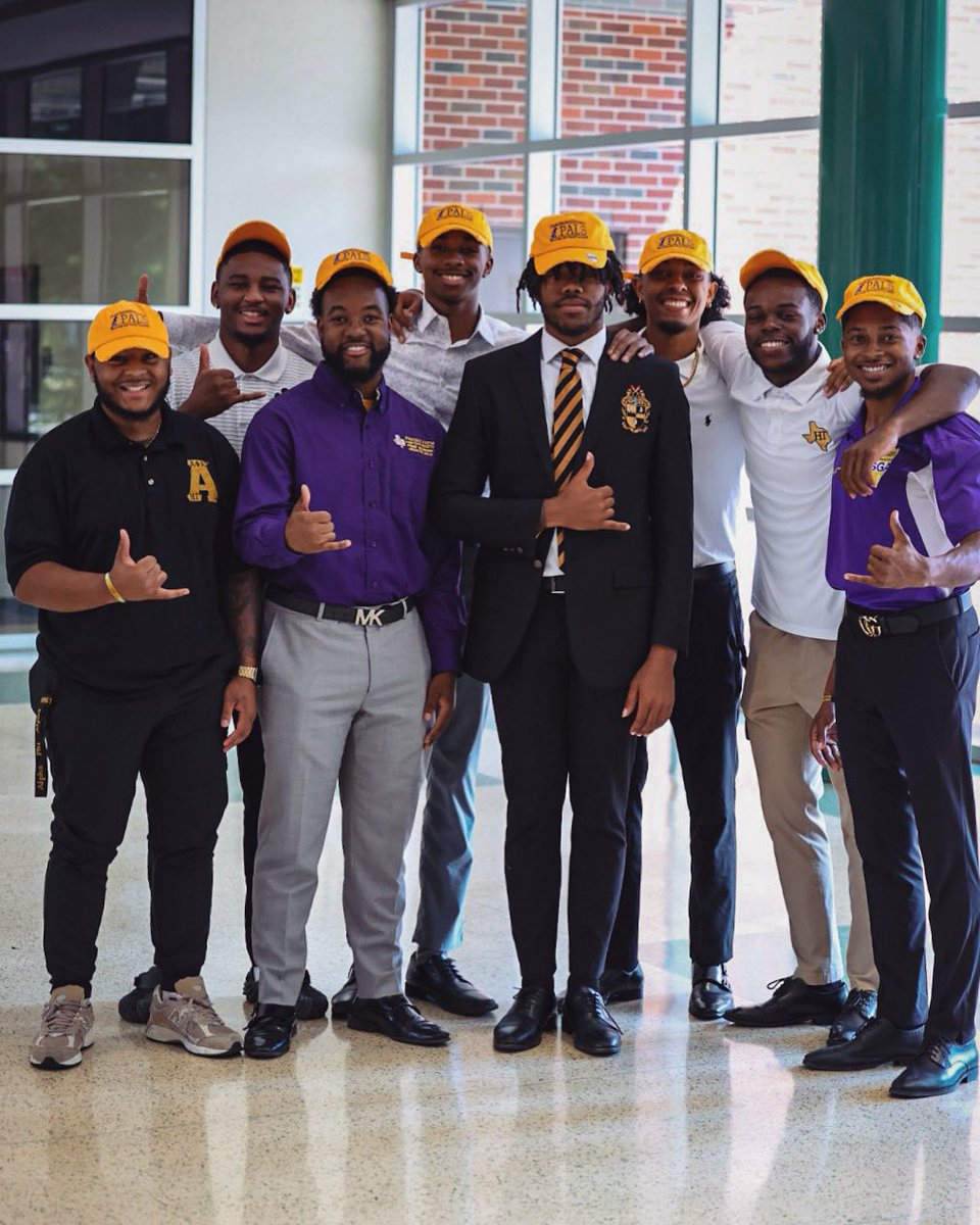 Congrats to the Boiyz who became <a href="/PVAMUPALS/">PALS</a> (Panther Advisory Leaders) for the 2023-2024 school year! 🤙🏽 

#PALs #PVAlphas #MPNL