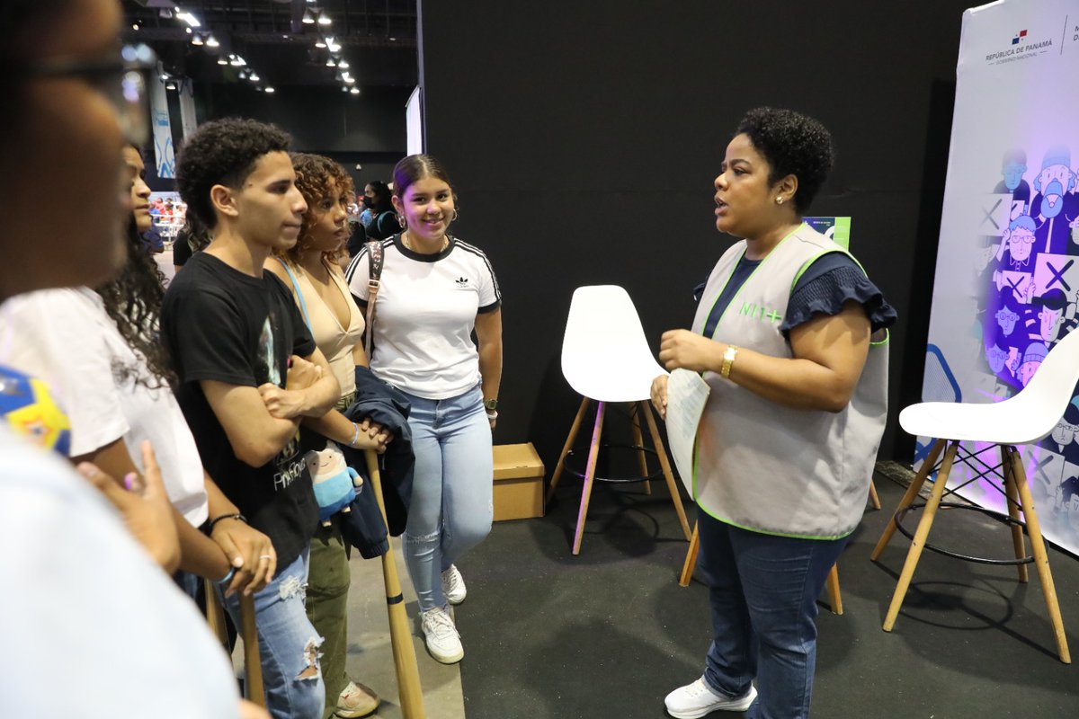 midespanama's tweet photo. El Anti-Bulling fue un tema que se analizó en nuestro festival. La Fundación @NiUnoMasPanama presentó un simulador en donde los jóvenes pudieron conocer diferentes modos de acoso escolar, y cómo responder ante estas situaciones reales.
#TransformandoMentes #FestivalJuvenil https://t.co/PZTc0gDshQ