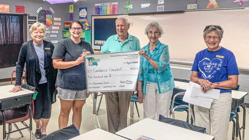 MexicoLedger's tweet photo. Some local teachers got a $500 surprise last week.
https://t.co/2Tt8BgrxCJ https://t.co/jPuAKz1vru