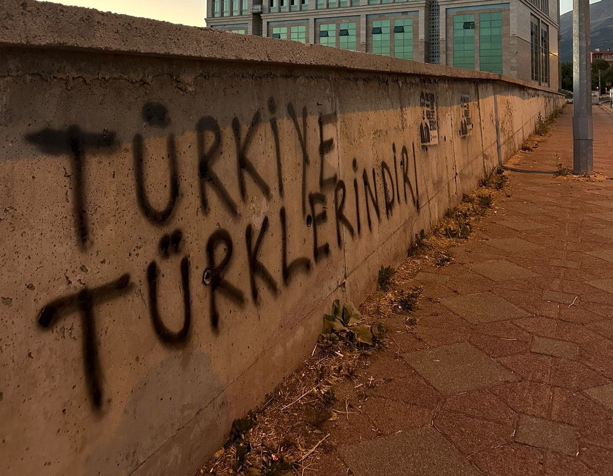 Mücadelemiz yazının sonundaki "R" harfi silinmesin diye