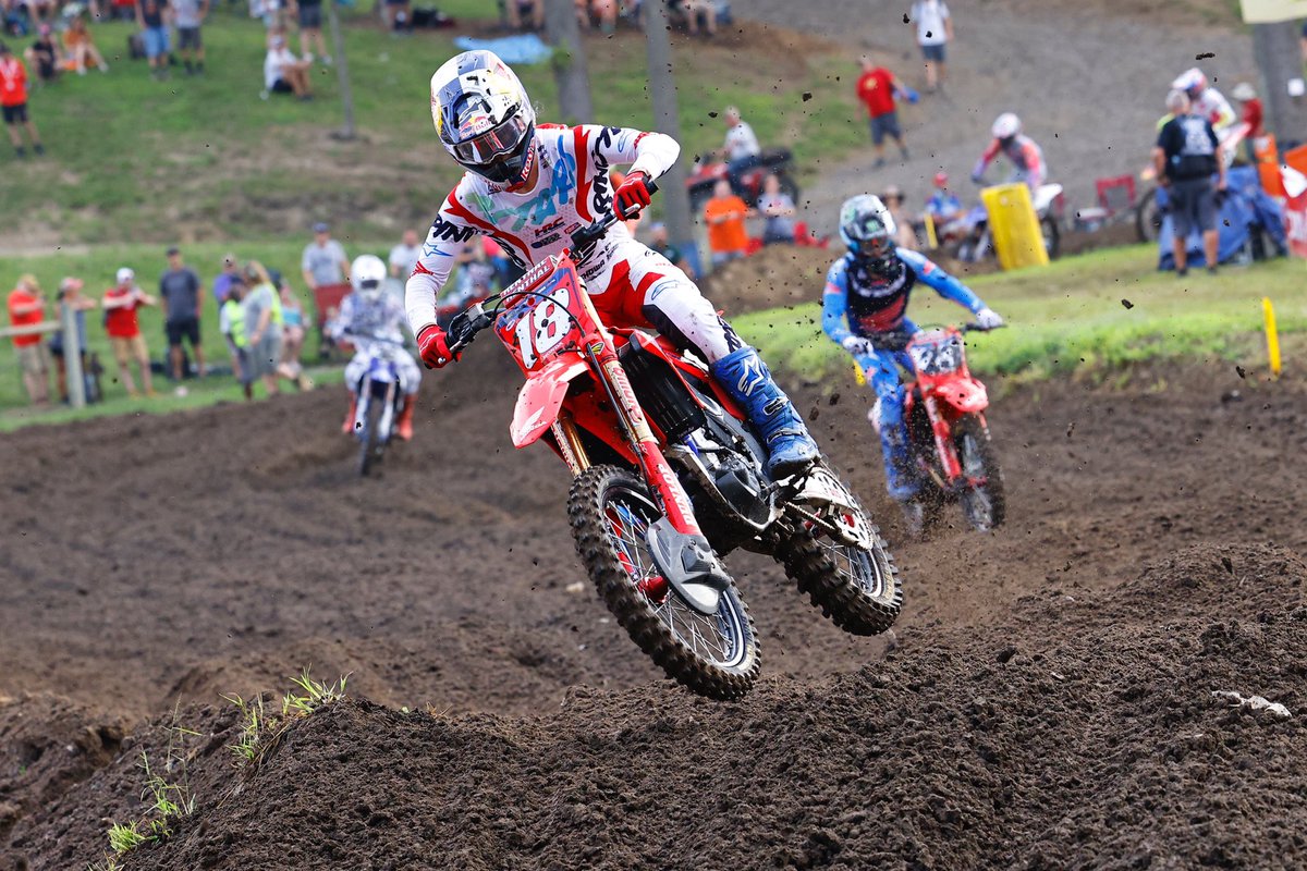 redbullmotors's tweet photo. 22 motos, 22 wins! 💪🇦🇺

Jett Lawrence completes an unbelievable undefeated rookie season at Ironman!!! 🏁🔥 https://t.co/YDNBCIcAM9