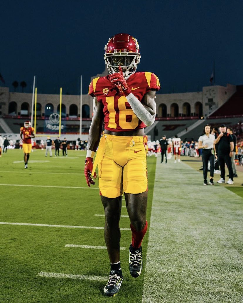 Excited to get up to my first game at The Coliseum today! #FightOn ✌🏾 @uscfb @CoachGrinch @CoachDee_USC @Bookie_44