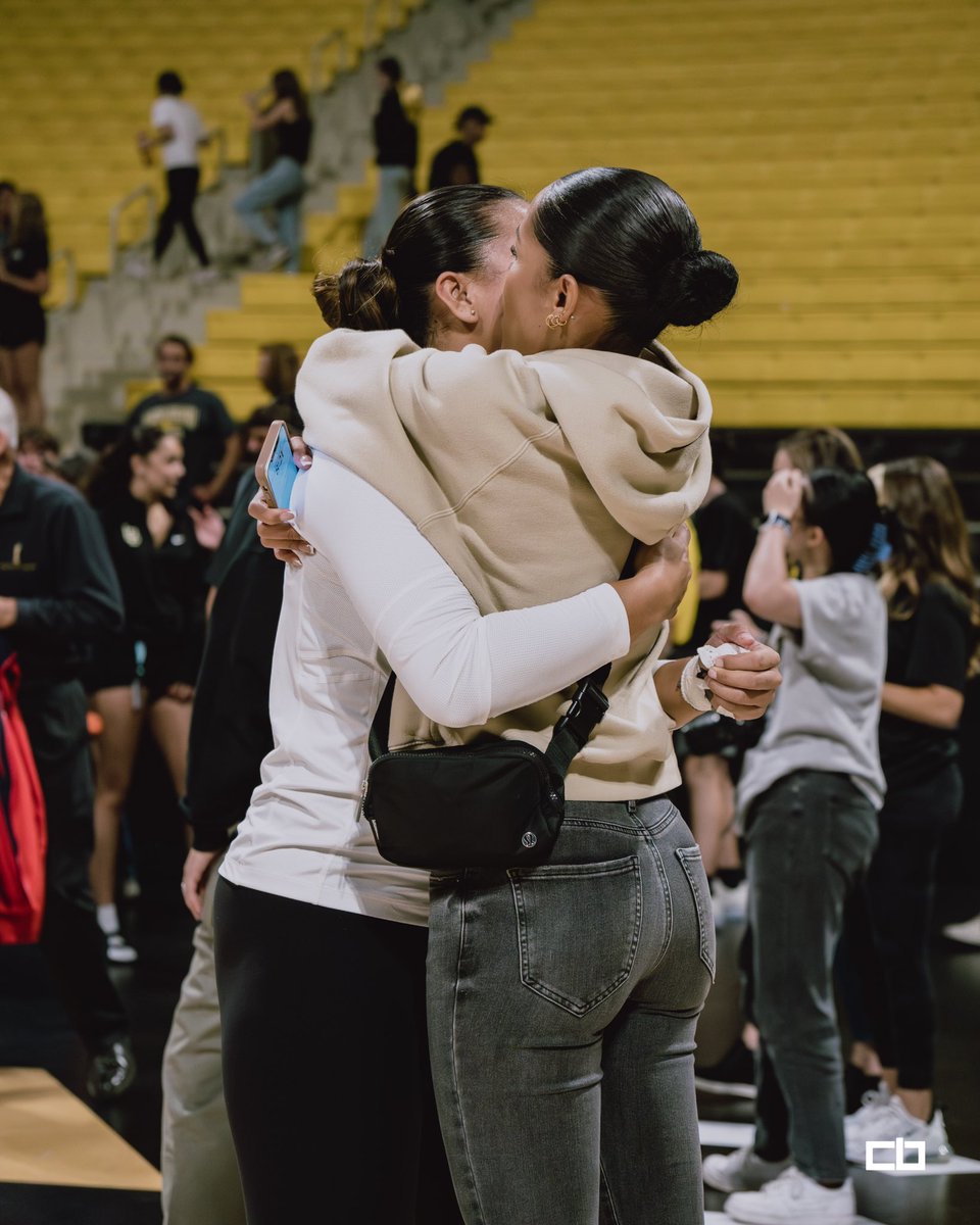 Back in the Mid 💛🖤 #GoBeach