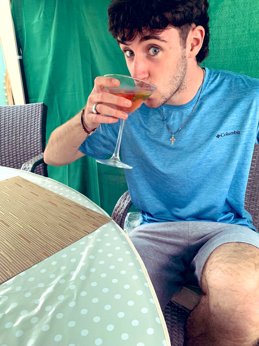 KGilly9's tweet photo. Pizza making and cocktails afternoon to finally congratulate Zach. Started well. Now weโre foundered ๐ฅถ๐#IrishSummers #OnTheTurn https://t.co/SErVjnDUHe