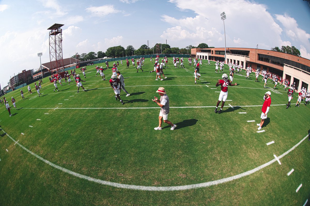 AlabamaFTBL's tweet photo. ☝️ Week

#RollTide https://t.co/3chZvpw8rL