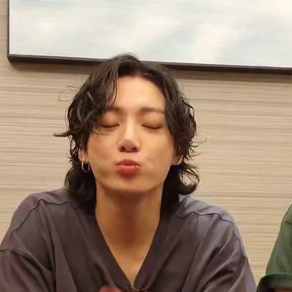 jungkook sendo muito açúcarado e atrevido; a thread