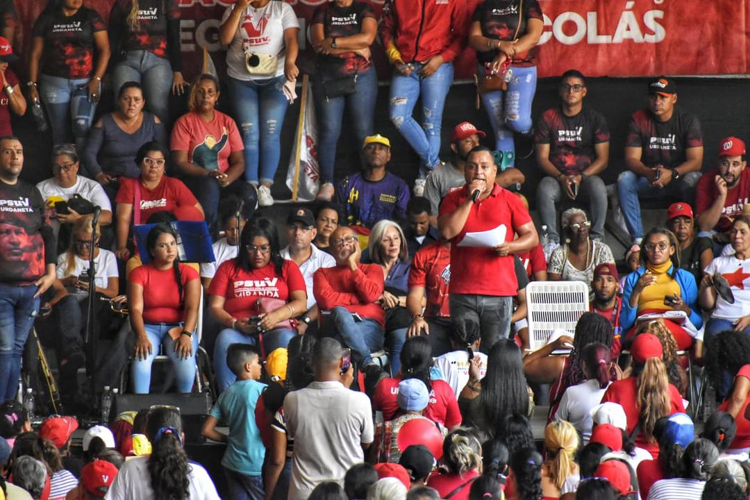 ¿Qué es esto tan bonito? Los Valles del Tuy del municipio Urdaneta, estado Miranda, allí están pues nuestros hombres, mujeres y jóvenes organizándose para la victoria, por el bienestar de todos y todas. Mi saludo bolivariano. ¡Venceremos!