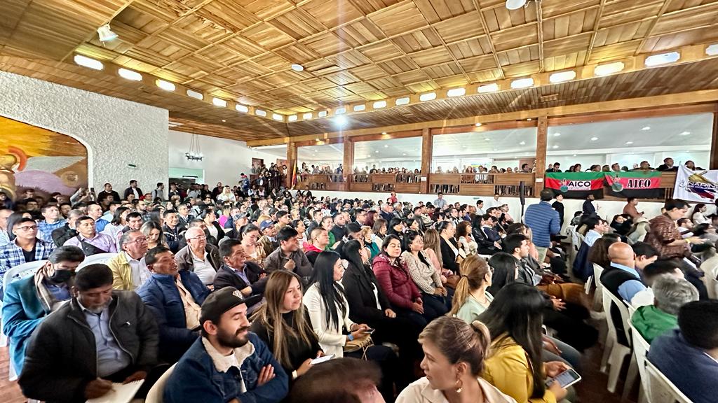 jhonrojasca's tweet photo. Participamos del encuentro con ministerios y entidades del Gobierno Nacional, donde se expusieron proyectos contemplados en Plan Sur. Seguimos atentos a mesas de trabajo con acciones y ruta de trabajo para concretar los anuncios para region. https://t.co/Lkwb2gMxnq