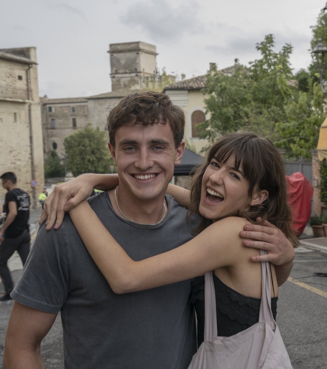 emmarstones's tweet photo. no thoughts just paul mescal and daisy edgar-jones https://t.co/G1Uk04ZRym