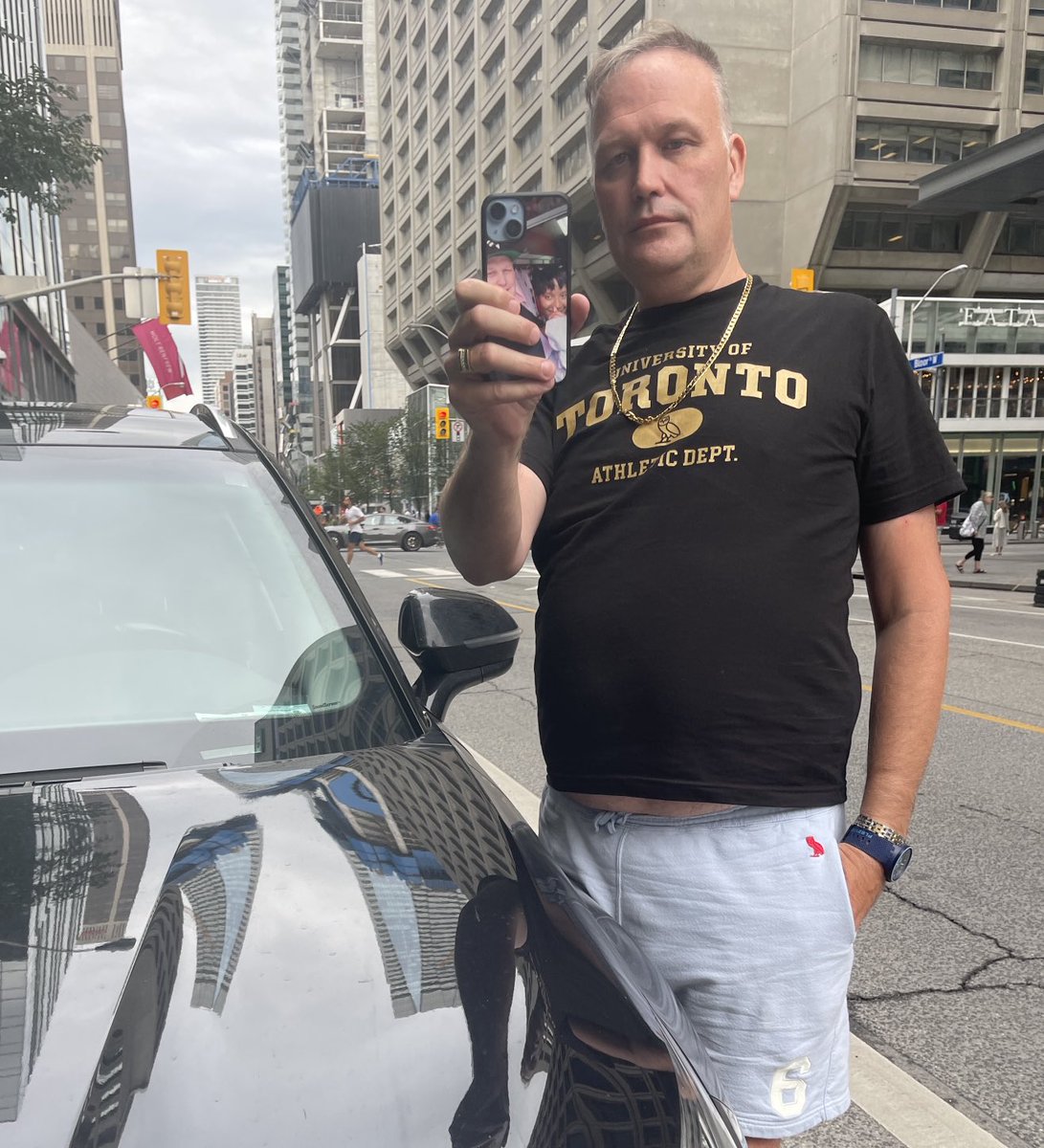 ⁦<a href="/ROOTS/">Roots</a>⁩ employee parked in the Bloor St bike lane at Bay, refusing to leave and claiming his friends ⁦in <a href="/TPSOperations/">Toronto Police Operations</a>⁩ will charge me with criminal harassment because I have asked him to clear the lane. Not a good look for your company ⁦<a href="/ROOTS/">Roots</a>⁩!