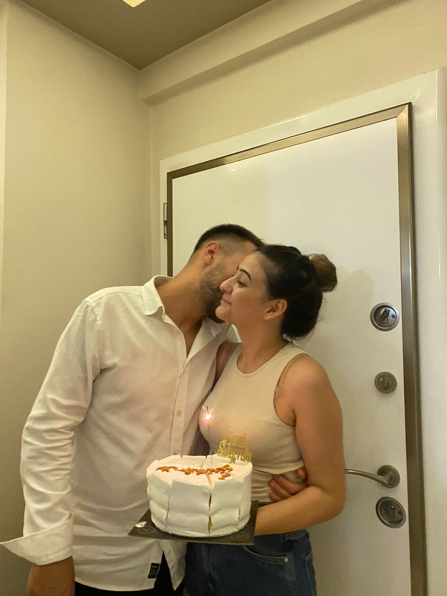 Koyulmuşuz aynı dünyaya 🤍