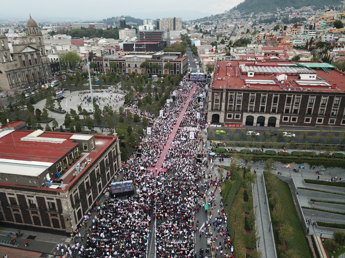 adan_augusto's tweet photo. Acompañados por cerca de 50,000 mexiquenses en Toluca, ratifiqué lo que dije en esta hermosa plaza hace un año: “Los tiempos del señor son perfectos”. 

Mañana concluiremos estos primeros 70 días de recorridos populares por todo el país con un solo objetivo: que siga la Cuarta Transformación.

Nos vemos mañana en el Monumento a la Revolución.