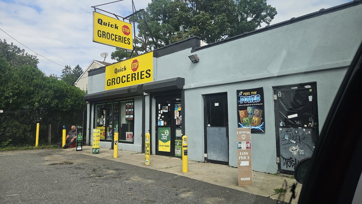 Two2urHead's tweet image. Yeaaaaaa BOI!!!! #QuickStop #Clerks more pics coming.