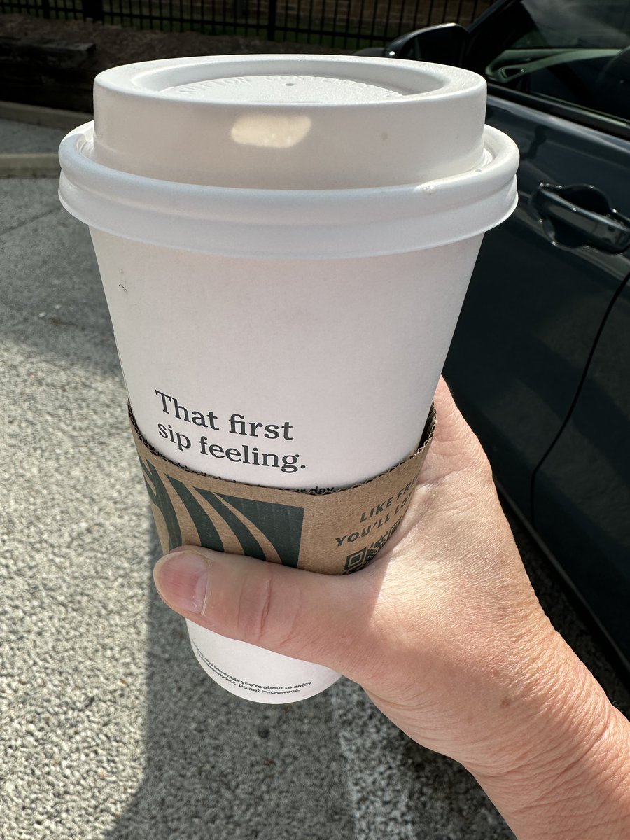 TeresaMWalker's tweet photo. Ready for my second football game in less than 24 hours! #caffeineup https://t.co/t12t7NhHKW