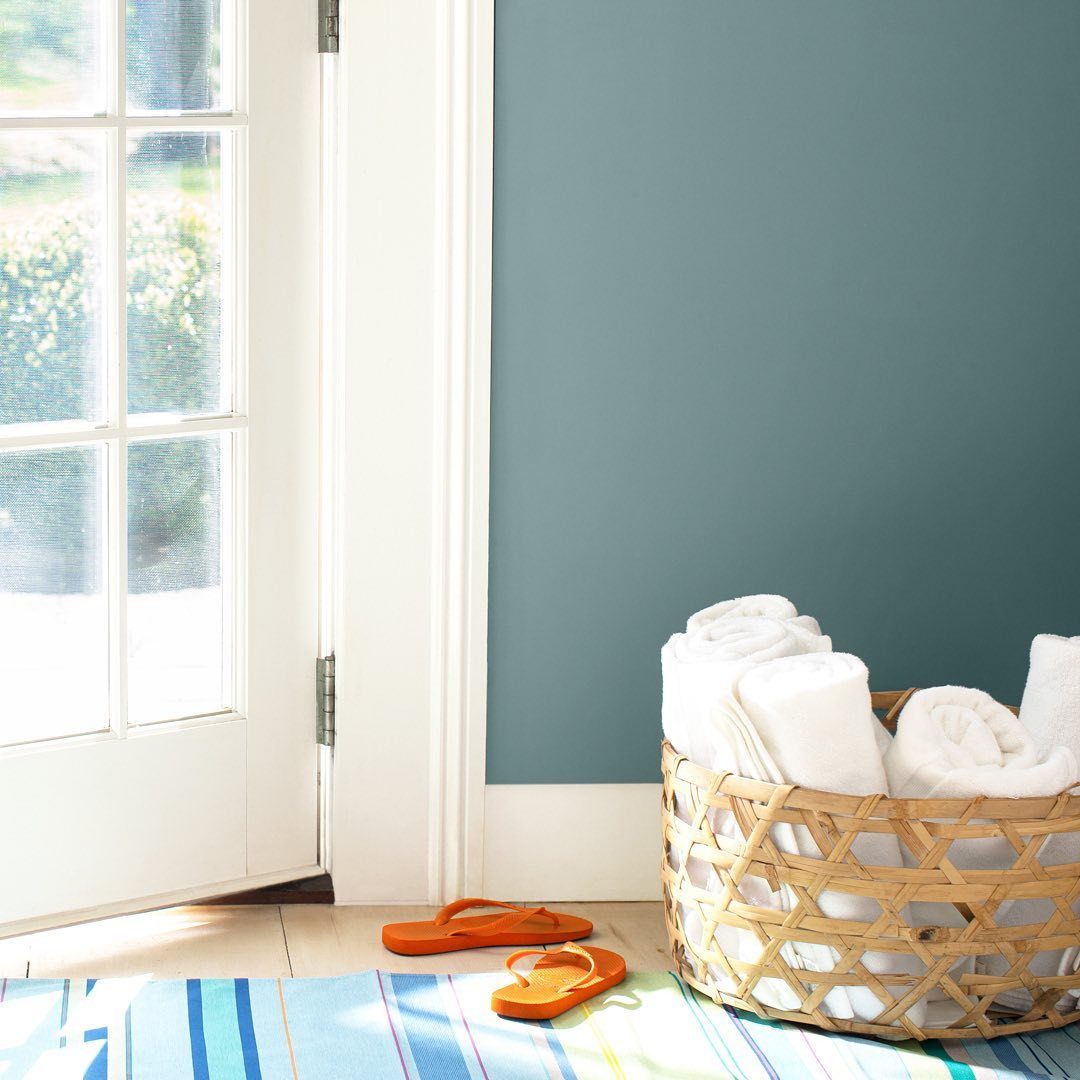 Aegean Teal 2136-40

If you're looking for year-round relaxation, Aegean Teal 2136-40 is the perfect choice. Inspired by the blue-green hues of the Mediterranean, it works from pantry to pool house. 

#BenjaminMoore #JunctionTO #Paint #Home #InteriorDesign #interiorpainting