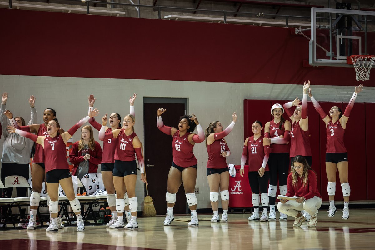 This is the first time Alabama has started the season with three sweeps since 1990

#BamaVB #RollTide