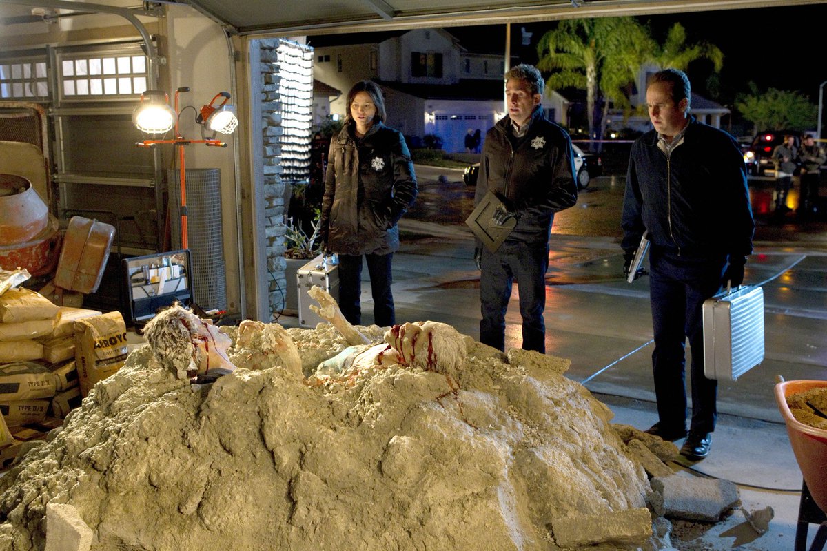 gsrsaragrissom's tweet photo. Yikes what a mess!!

#csi #csilasvegas #sarasidle #jorjafox #ericszmanda #gregsanders #davidberman #davidphillips #csivegas https://t.co/QJtY2LLYZt