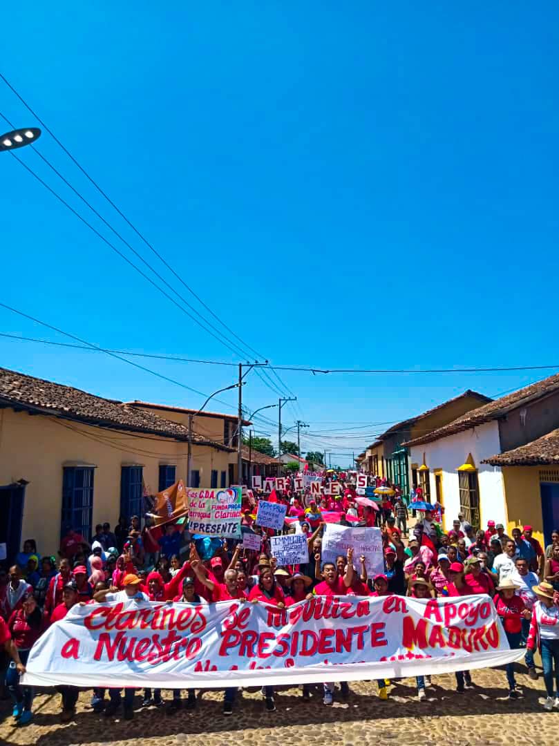 Bonita y contundente movilización del pueblo de la parroquia Clarines, municipio Manuel Ezequiel Bruzual en el estado Anzoátegui. Mi abrazo a todas y todos, por esa gran demostración de organización, compromiso y fuerza revolucionaria. ¡Felicitaciones! ¡Juntos Venceremos!