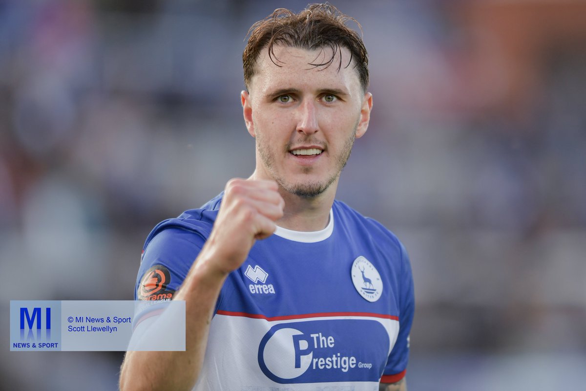 SL_SportsPhotos's tweet photo. Another 3pts on the board which moves @Official_HUFC to the top of the @TheVanaramaNL  after 5 games with goals from @ManiD10 &amp; @cooke_8 it was certainly a great day to be a #Poolie with John Askey also signing a new 3 year deal. 🔵⚪️🔵⚪️ 
.
.
.
📸📸 @MINewsSport1 https://t.co/MNm0Bp2IJT