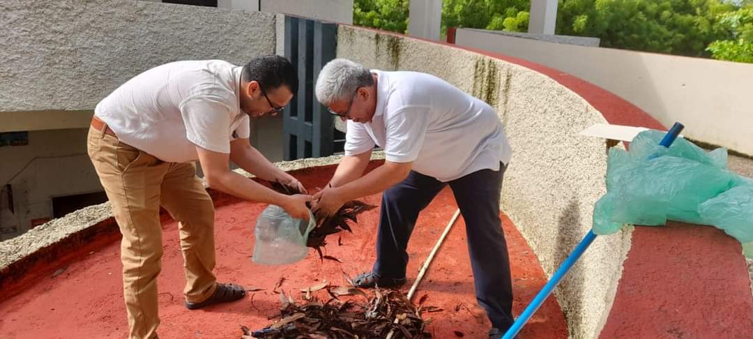 Docentes y administrativos del Departamento de Ginecología y el Departamento de Ortopedia de la Facultad de Ciencias Médicas de nuestra Bicentenaria UNAN-León, participan en las actividades del concurso 
¡Verde Que te Quiero Verde! 
#UVDenisSilva 

Seguimos avanzando en victorias