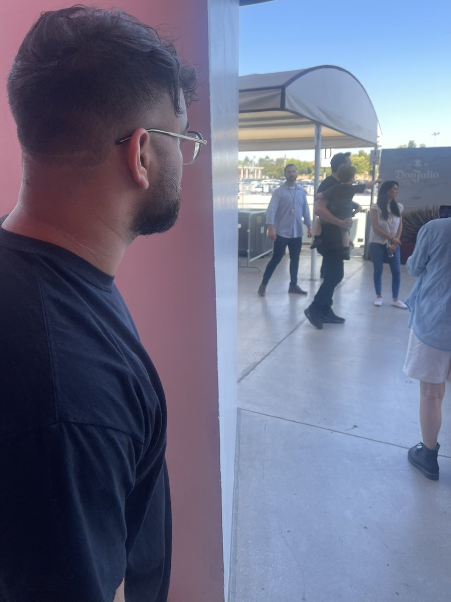 PrimalPhase's tweet photo. Just casually met Elon Musk @ahad #VALORANTChampions https://t.co/8atW21vc6j