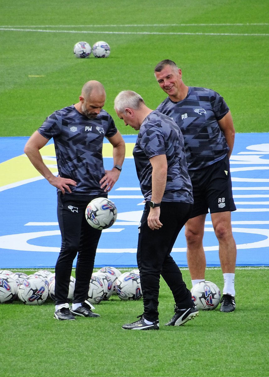 kesgrave_tartan's tweet photo. Careful Waggy, you don't know where that ball has been!!! https://t.co/K4UlqaExD1