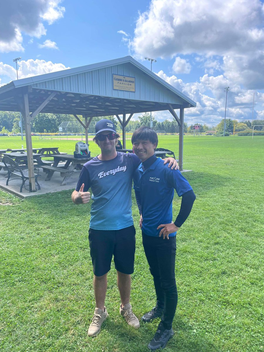 EVERYDAY_DGC's tweet photo. Team EVERYDAY athlete @dannybeauchamp3 hanging with my @ProdigyDisc homie @MANABUKAJIYAMA
#poweredbyprodigy #teamEVERYDAY #discgolf #frisbeegolf #discgolflife https://t.co/MuOiRuQC6t