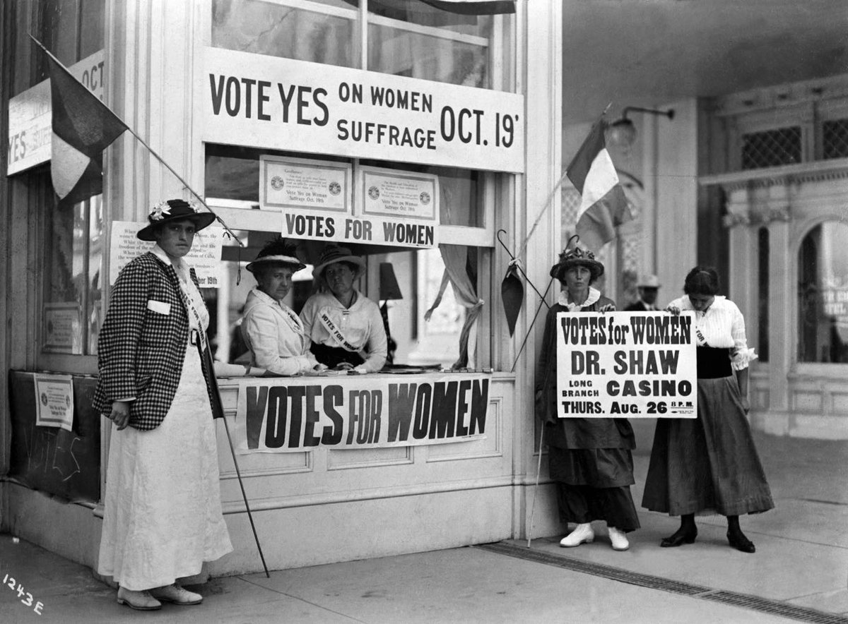 EuniceWinery's tweet photo. ✨🍷✨ #WomensEqualityDay2023 the day the 19th amendment was added to the Constitution in 1920!!
#PurposeWine #Chiweshe #ChiwesheCollection #love #hugs #eunicechiweshegoldsteinwinery #winery #entrepreneur   #firstblackfemalewineryowneroregon #firstblackfemalewinemakeroregon https://t.co/isz6c5Rf9l