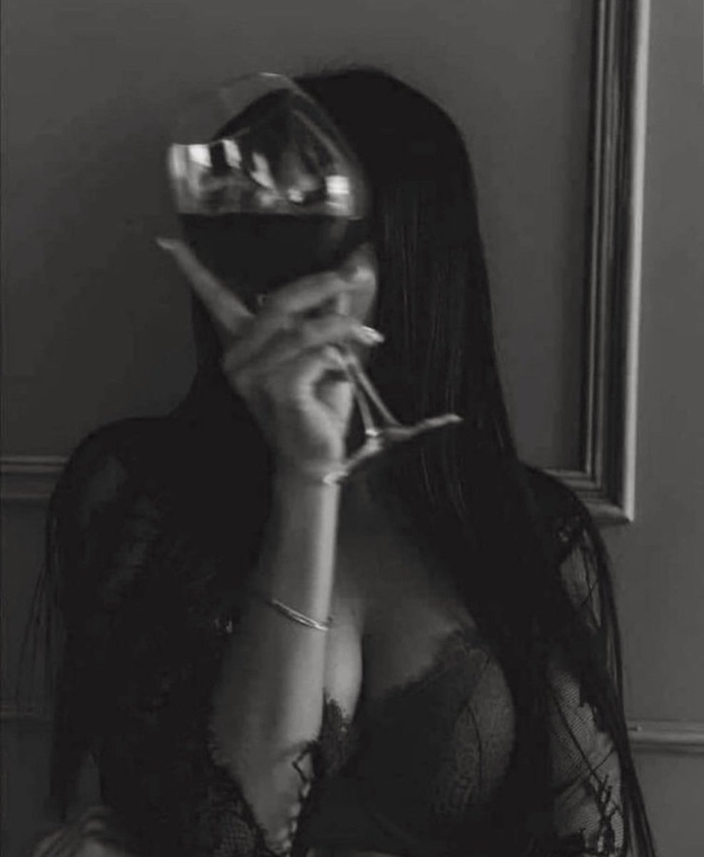 EuniceWinery's tweet photo. ✨🍷✨ #WomensEqualityDay2023 the day the 19th amendment was added to the Constitution in 1920!!
#PurposeWine #Chiweshe #ChiwesheCollection #love #hugs #eunicechiweshegoldsteinwinery #winery #entrepreneur   #firstblackfemalewineryowneroregon #firstblackfemalewinemakeroregon https://t.co/isz6c5Rf9l