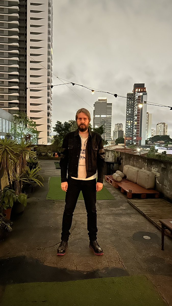 setioficial's tweet photo. De volta à Laje depois do fim do mundo. A última vez que tocamos aqui foi em 14 de março de 2020 https://t.co/U0atIDEIGO