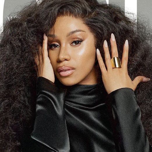 PesoPlumaData's tweet photo. La rapera Cardi B comenta que le gusta la música de Peso Pluma vía Vogue México.🇲🇽 https://t.co/1z7lZgjc1Q