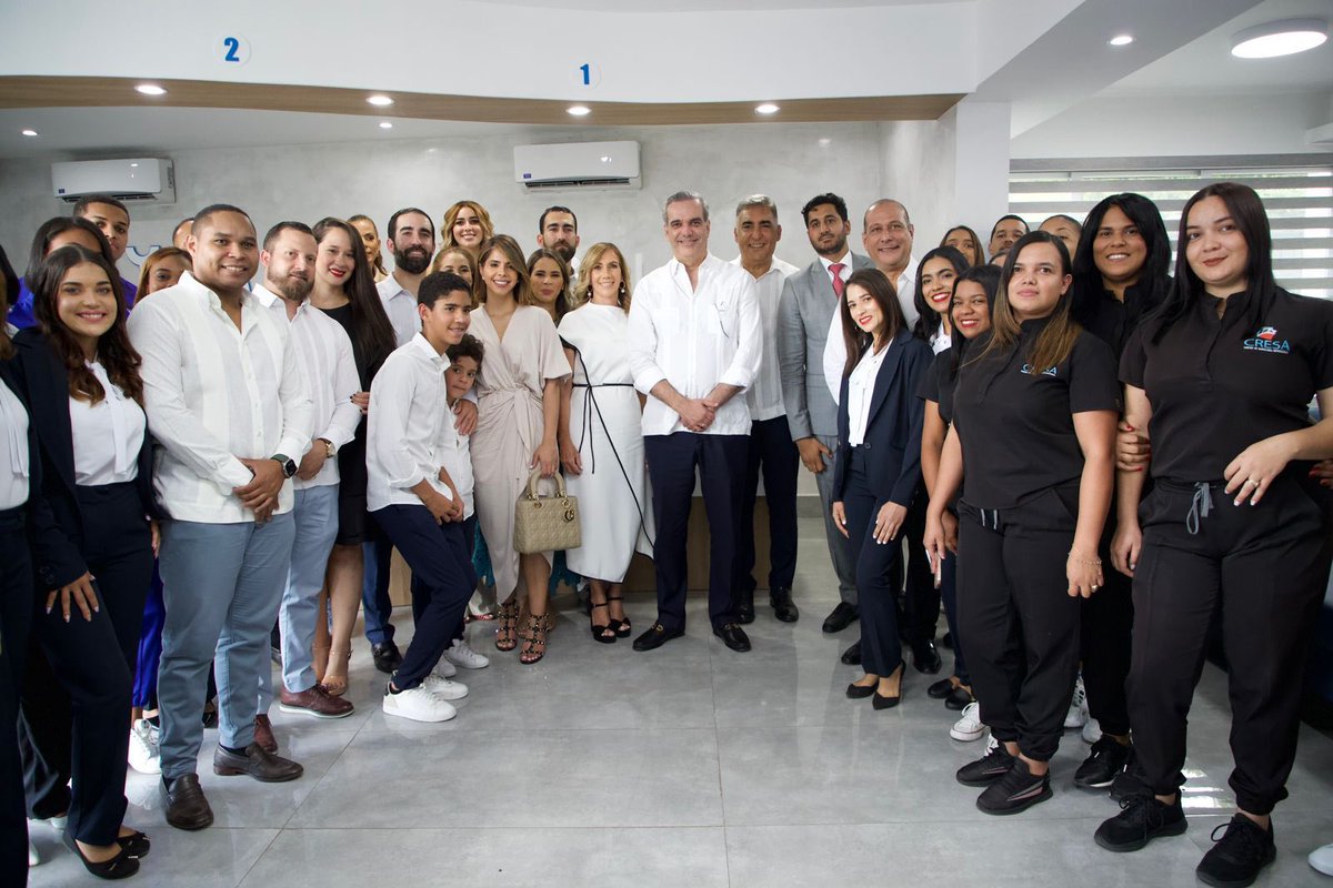 PresidenciaRD's tweet image. El presidente @LuisAbinader participó en la inauguración de la 2.ª etapa del Centro de Tecnología Médica Avanzada Cremedical, en📍La Vega; obra que ofrecerá servicios de consultas y cirugías en las áreas de Oftalmología, Gastroenterología, Cardiología y Otorrinolaringología.