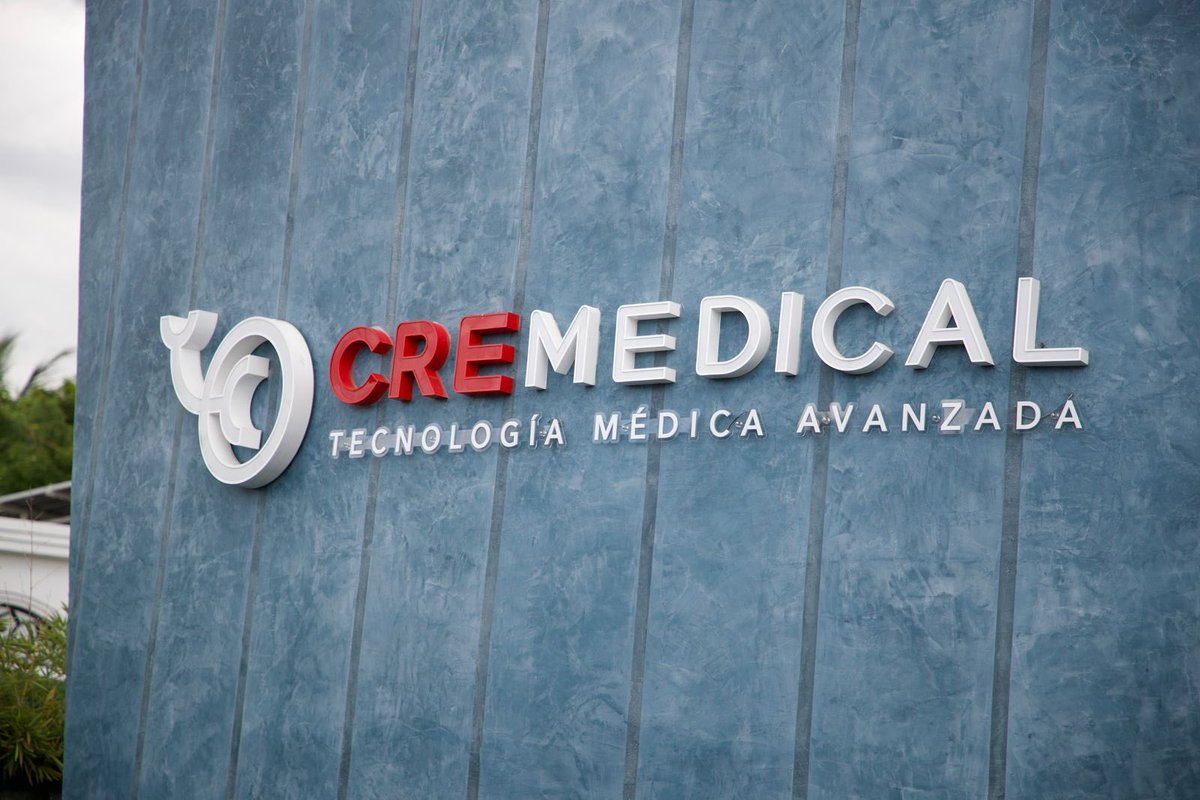 PresidenciaRD's tweet image. El presidente @LuisAbinader participó en la inauguración de la 2.ª etapa del Centro de Tecnología Médica Avanzada Cremedical, en📍La Vega; obra que ofrecerá servicios de consultas y cirugías en las áreas de Oftalmología, Gastroenterología, Cardiología y Otorrinolaringología.